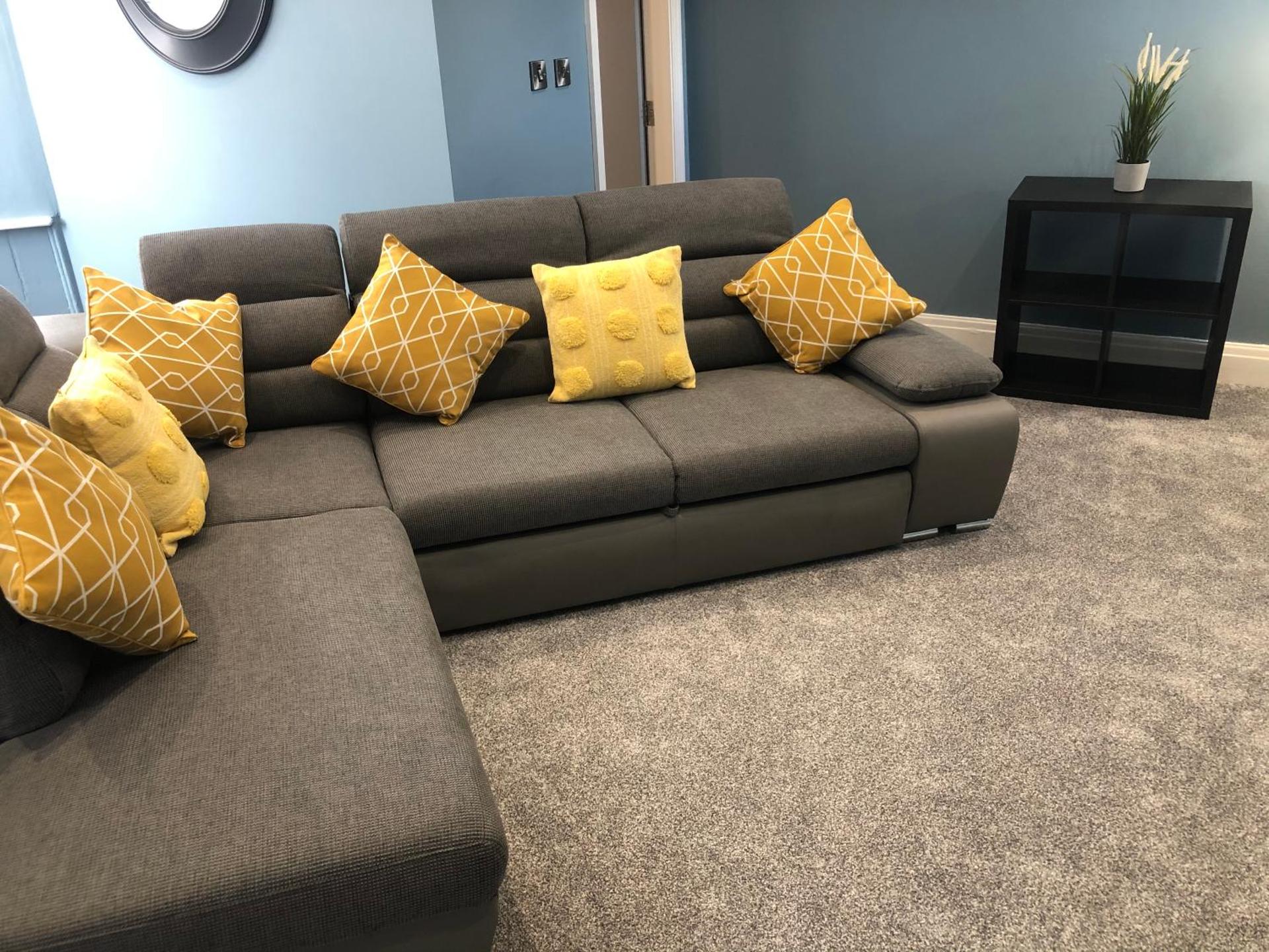 Castle-view apartments, apartment one