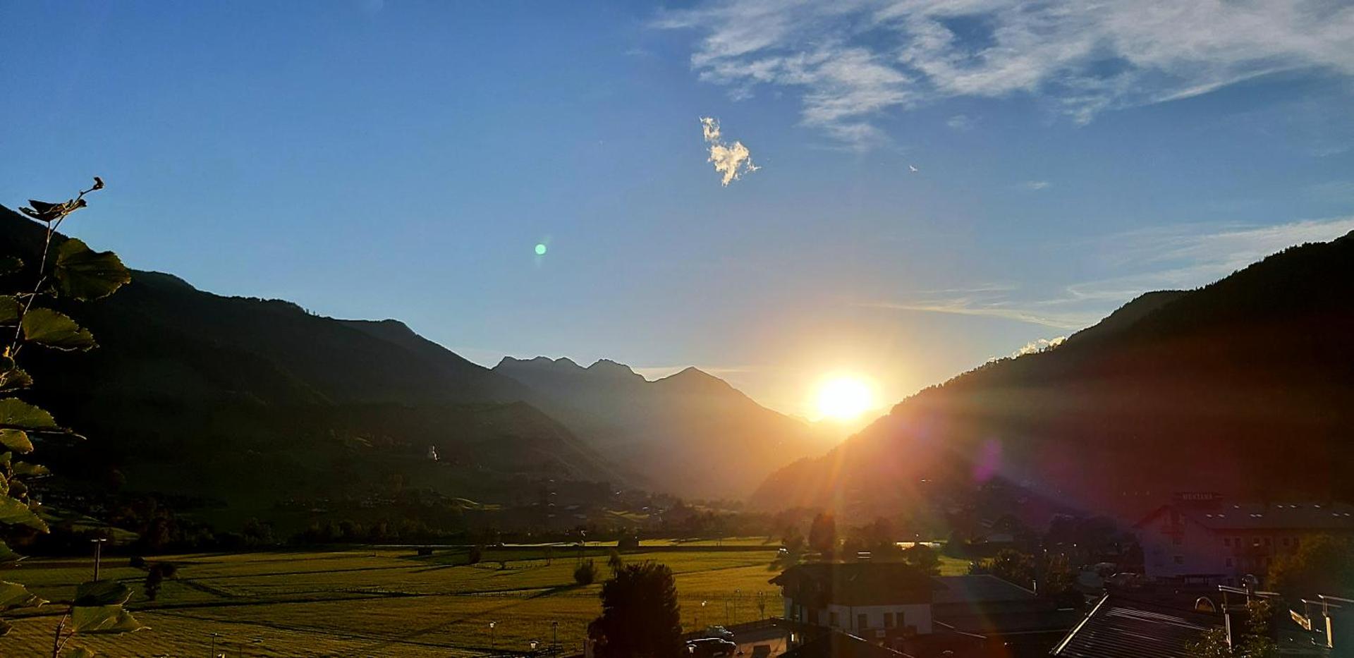 Apartment with Mountain View