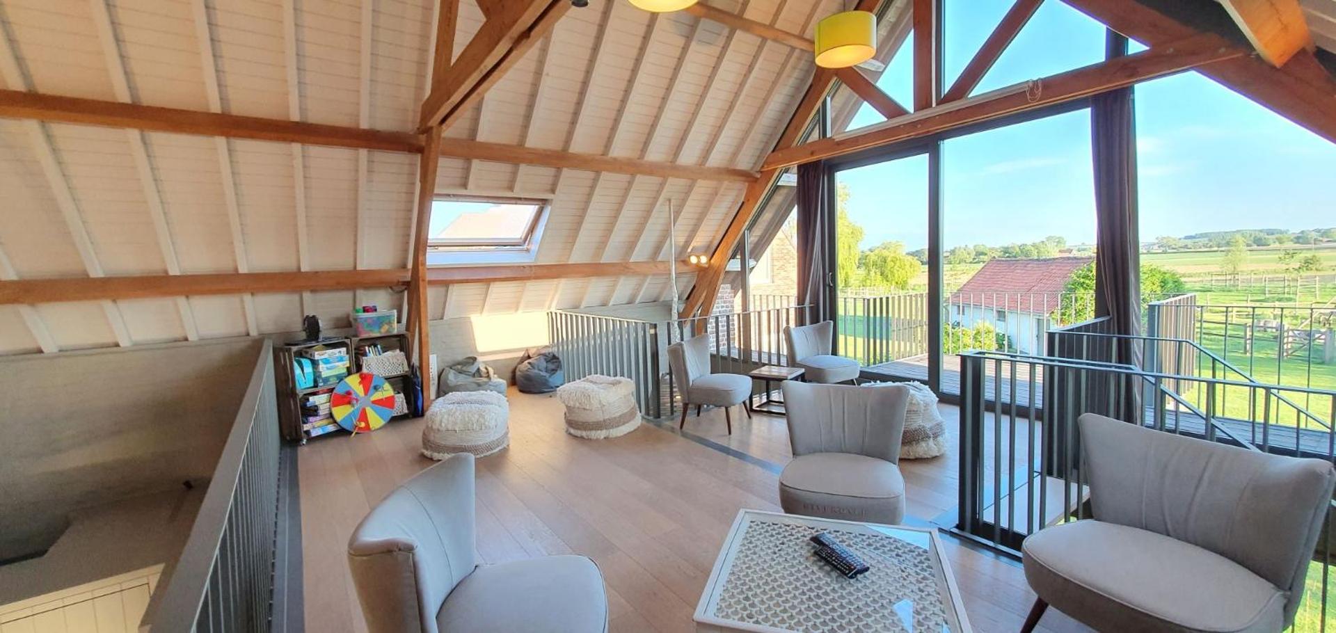 Communal lounge/ TV room