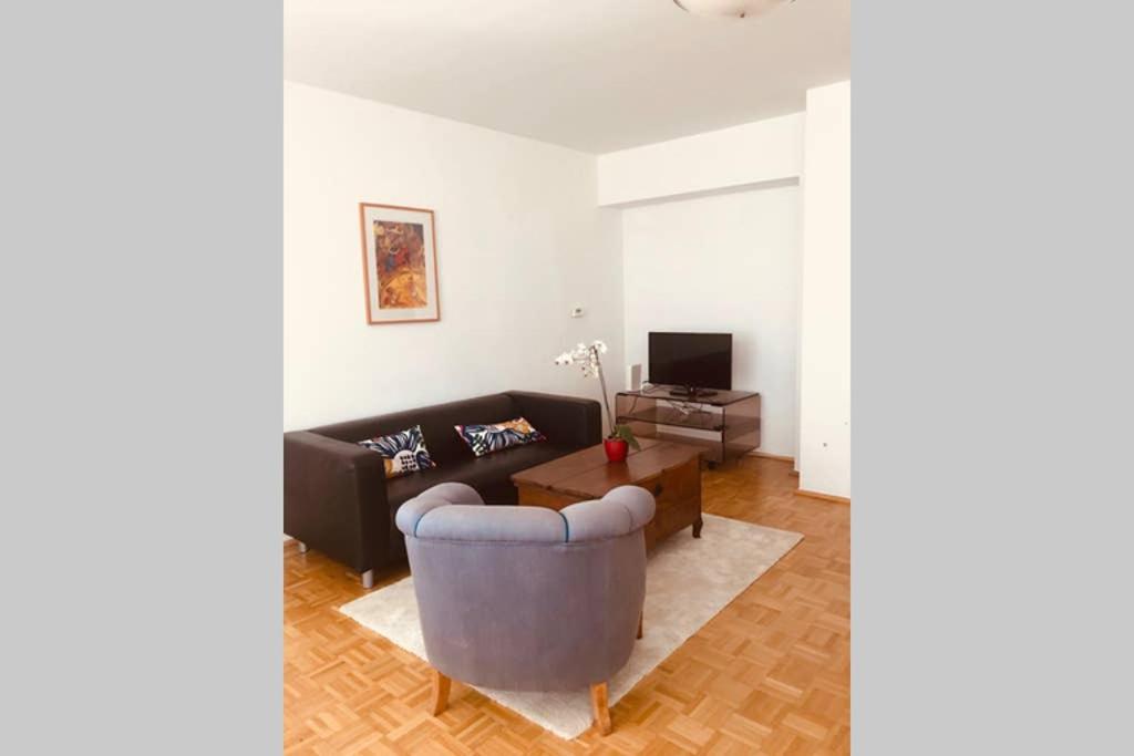 Mitten im Achten. Zentrale Wohnung in Wien