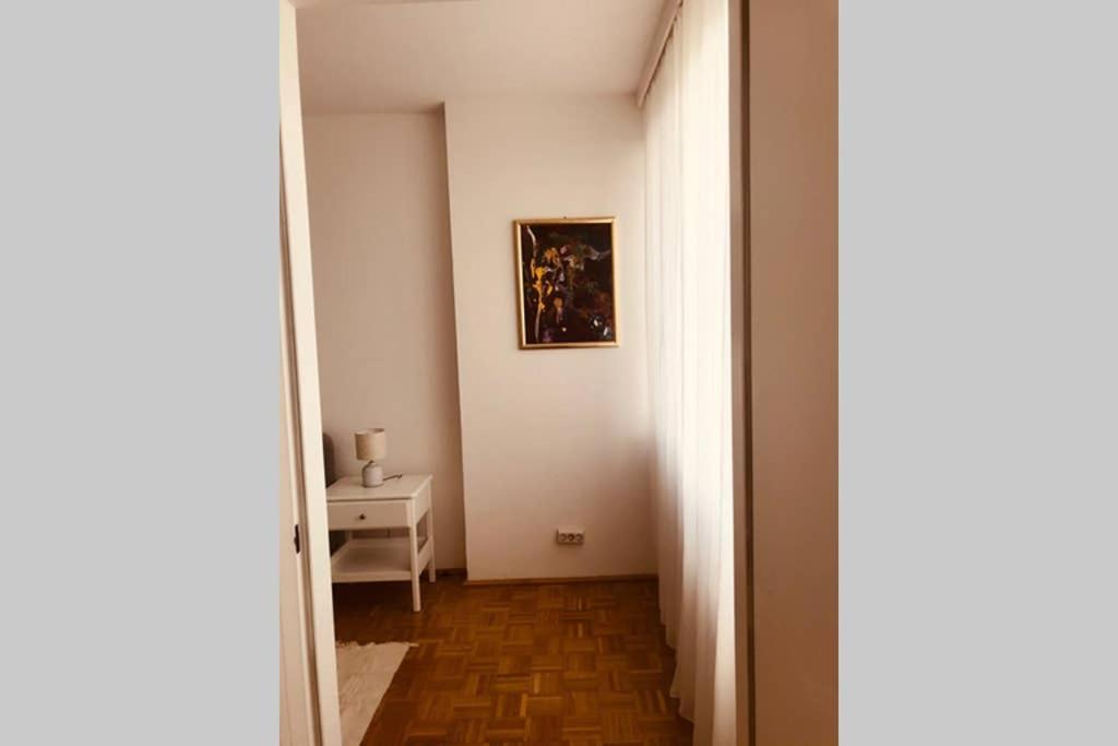 Mitten im Achten. Zentrale Wohnung in Wien