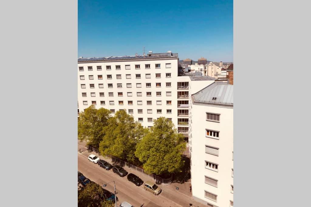 Mitten im Achten. Zentrale Wohnung in Wien