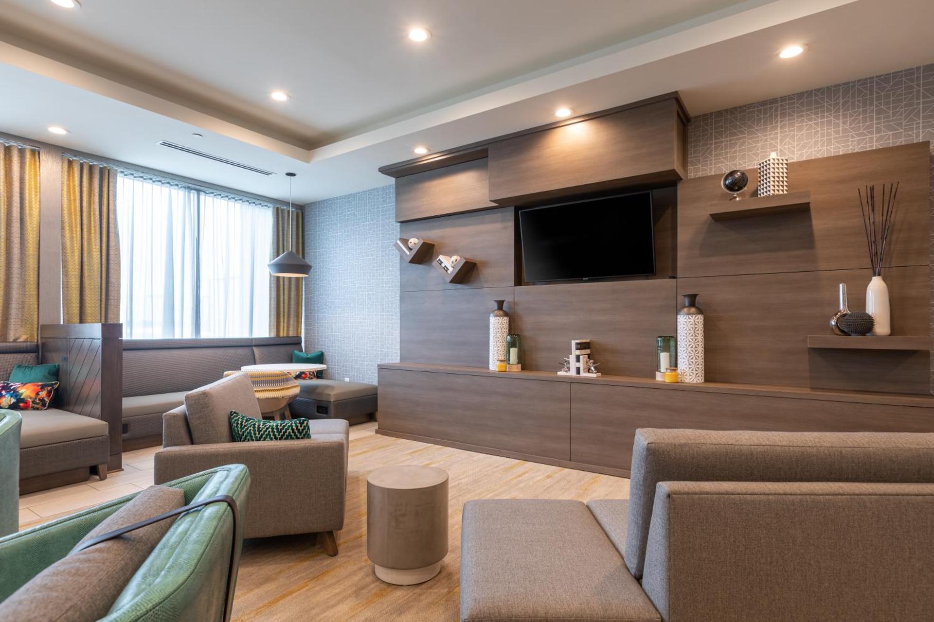 Communal lounge/ TV room