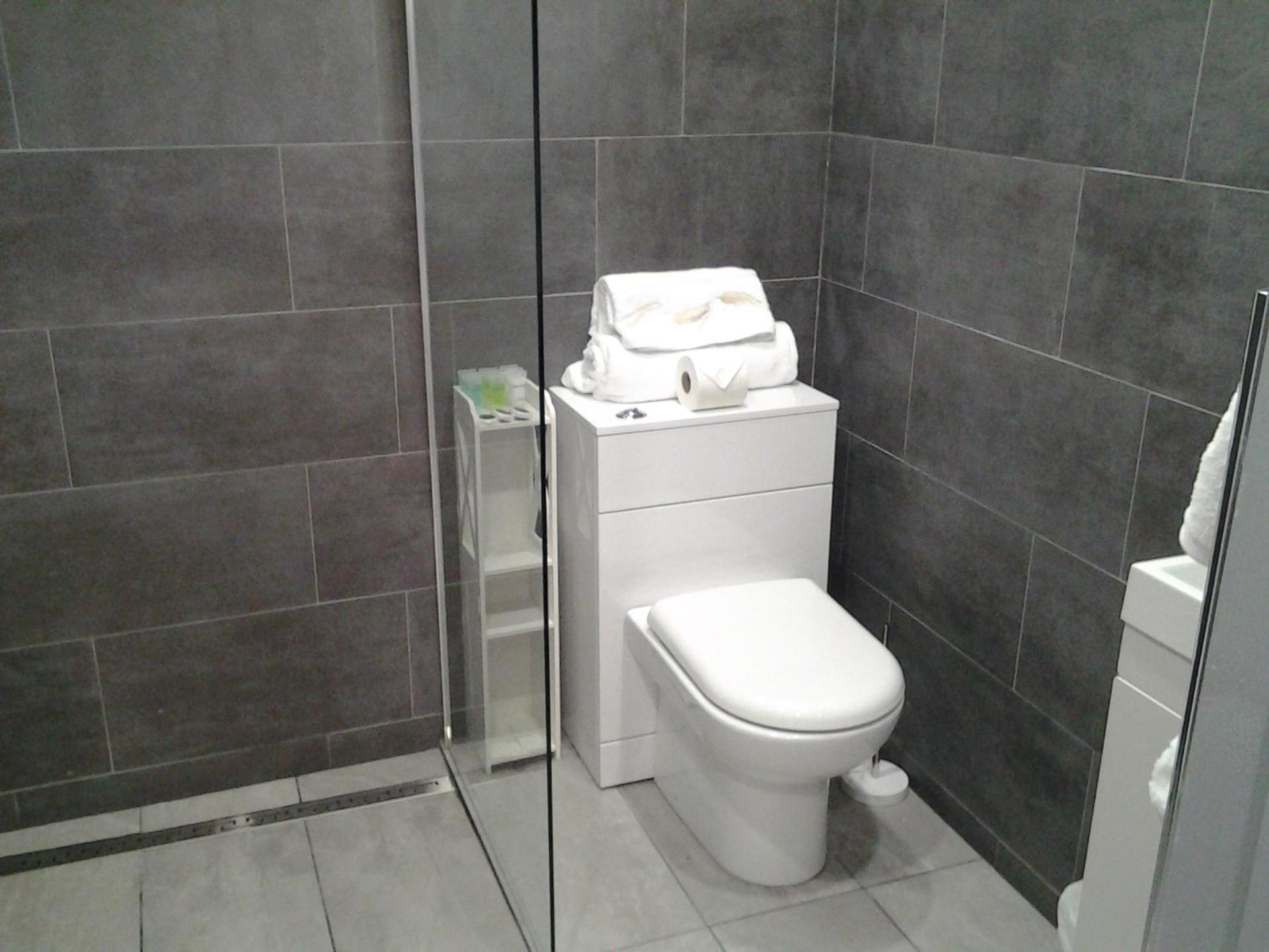 Lady Charlotte Guest rooms triple rooms