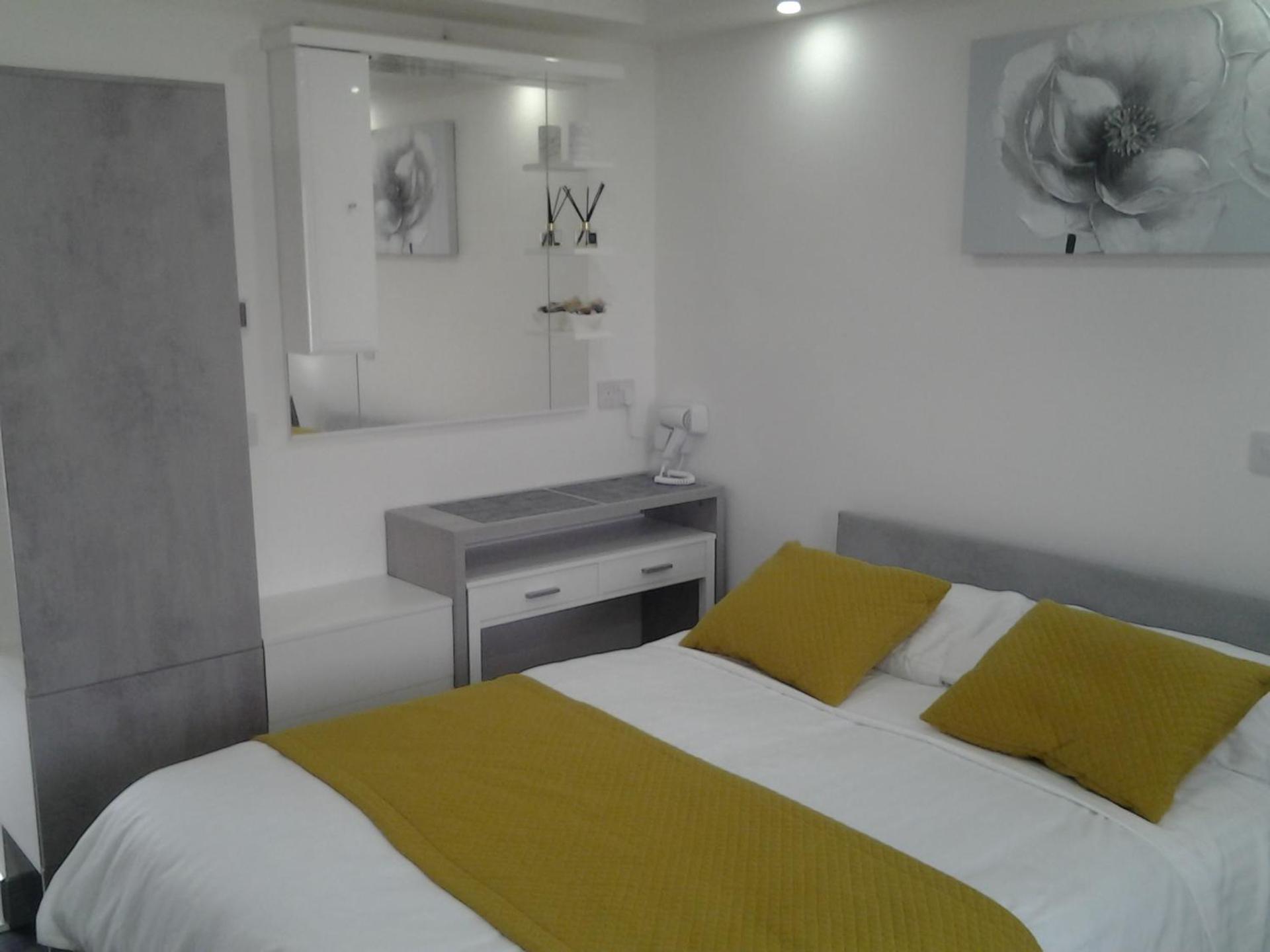 Lady Charlotte Guest rooms triple rooms