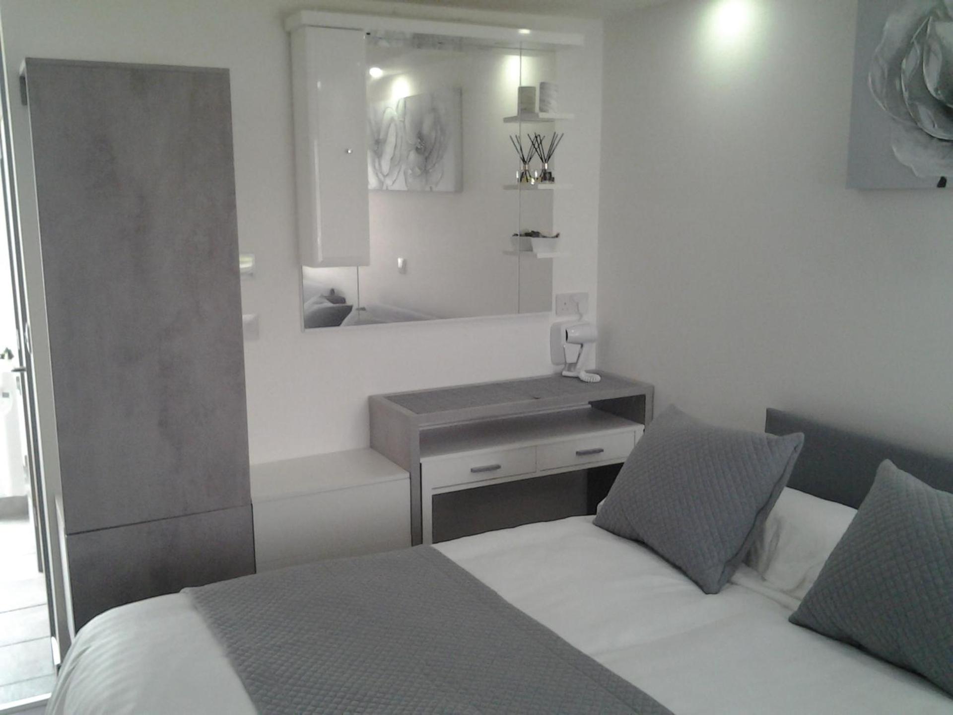 Lady Charlotte Guest rooms triple rooms