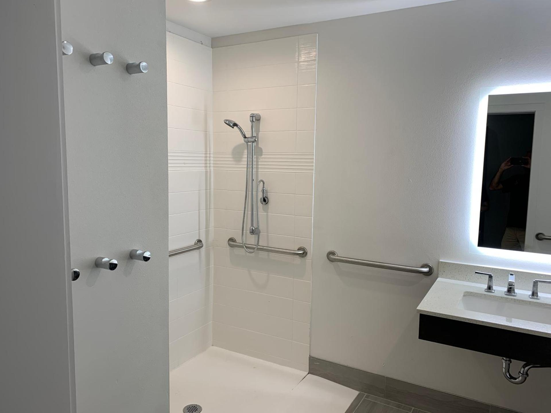 King Room - Accessible/Non-Smoking