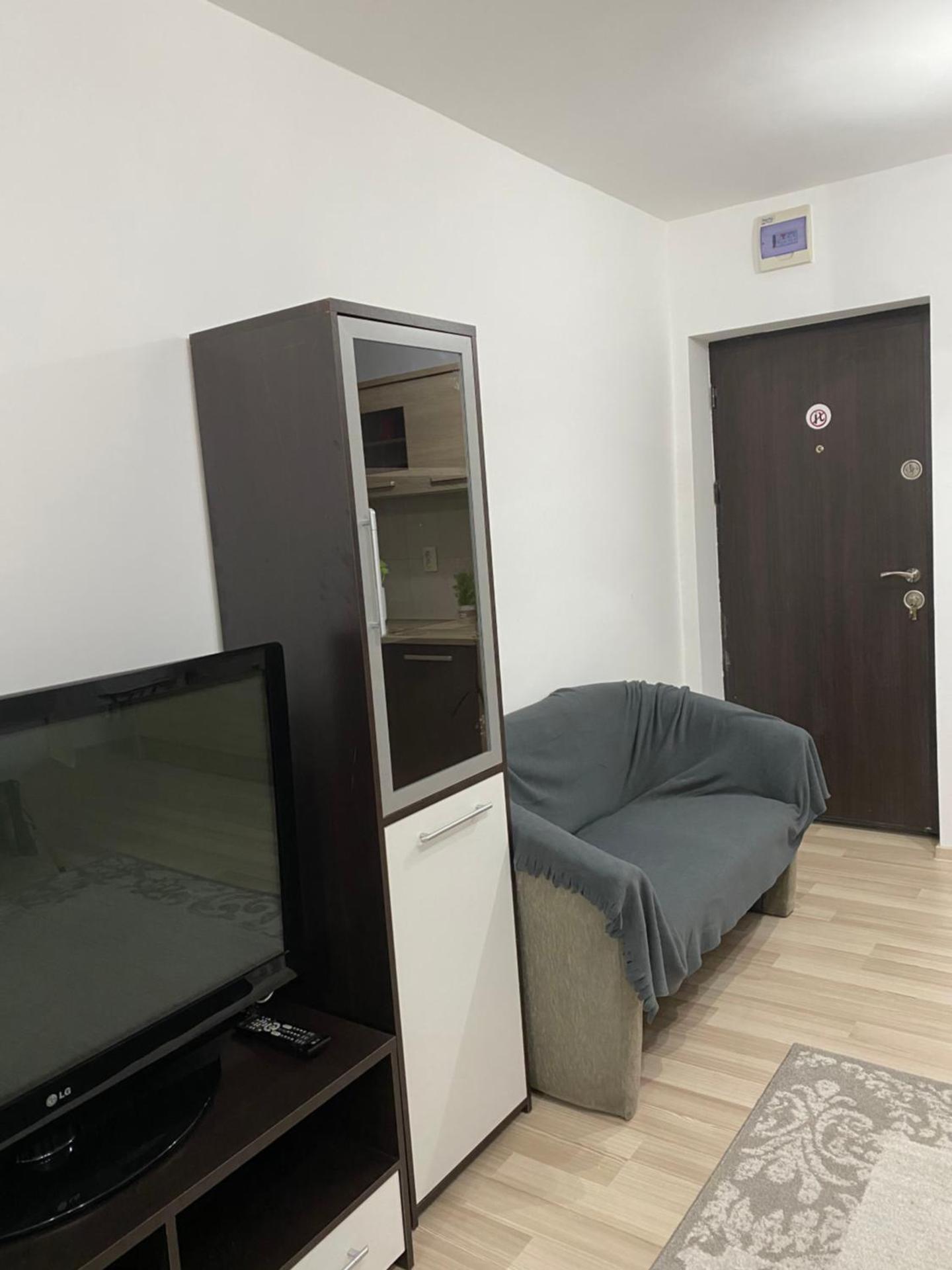 5 Residence Apartment