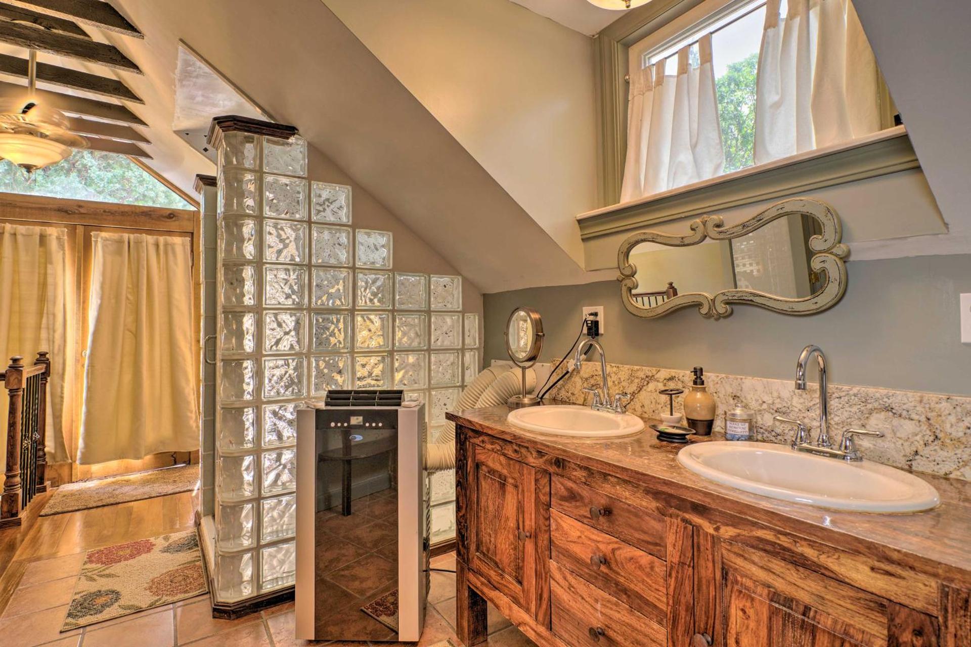 Historic Manitou Springs Victorian Walk Downtown!