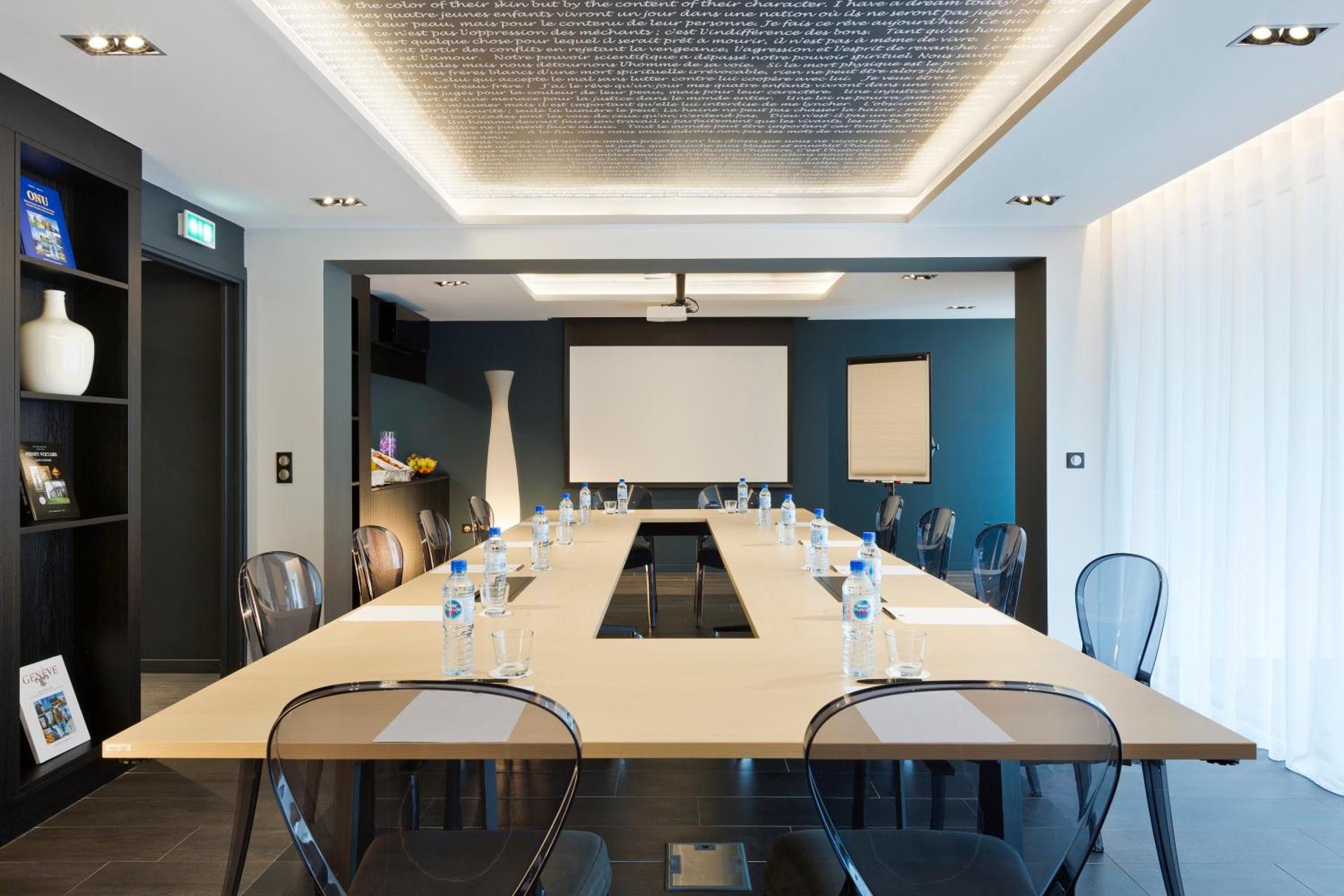 Meeting/conference room