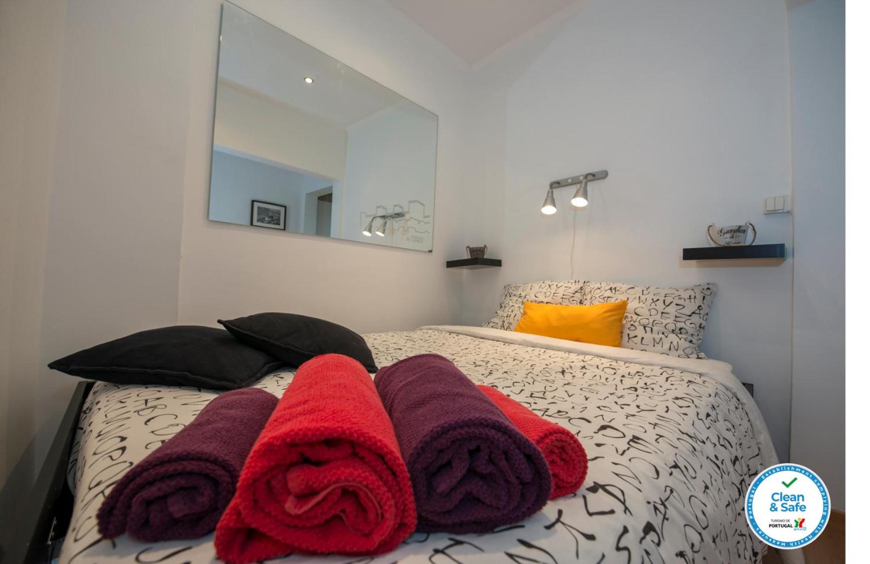 Portugal here I Come - Alfama-Castelo