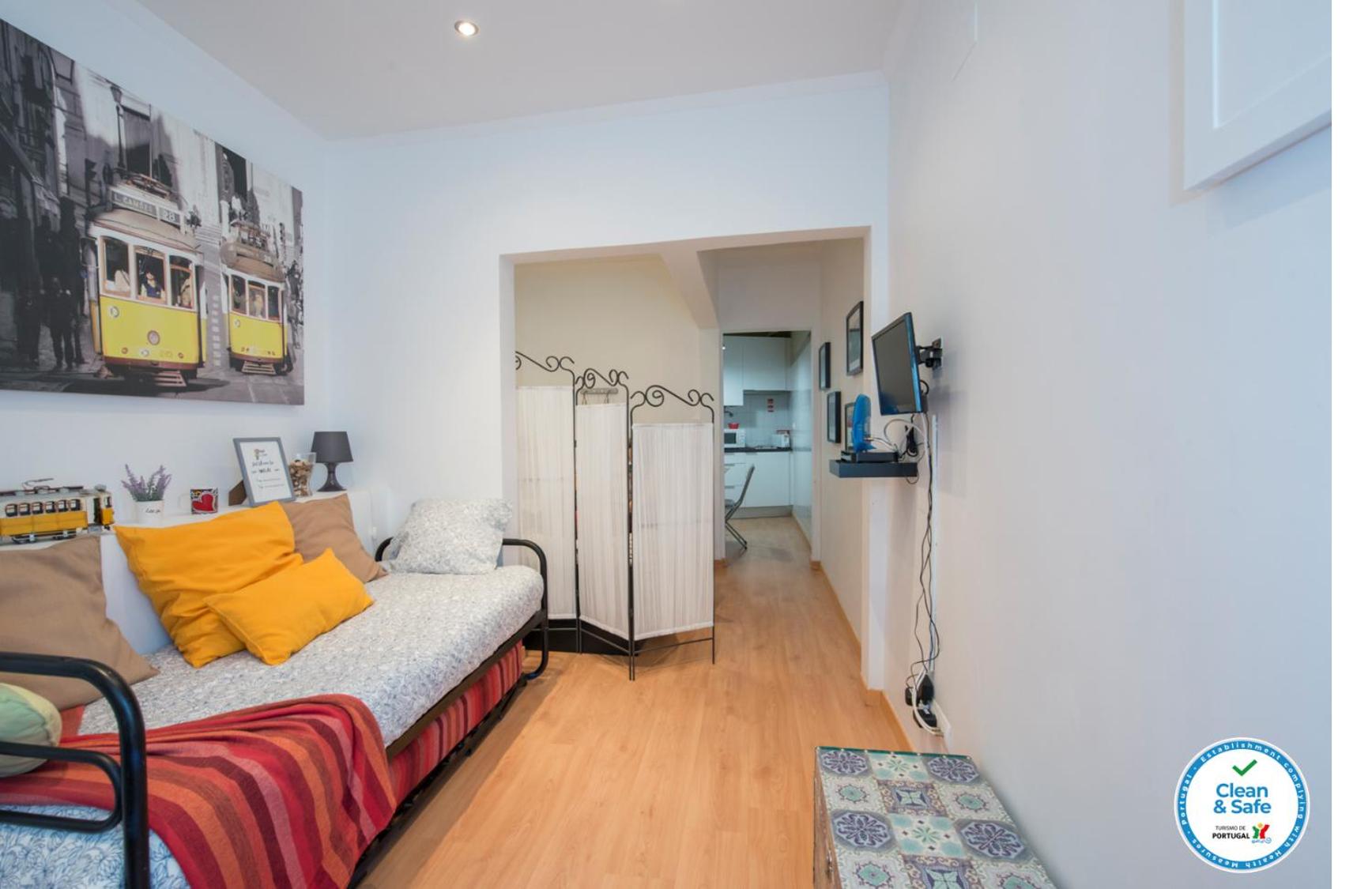 Portugal here I Come - Alfama-Castelo