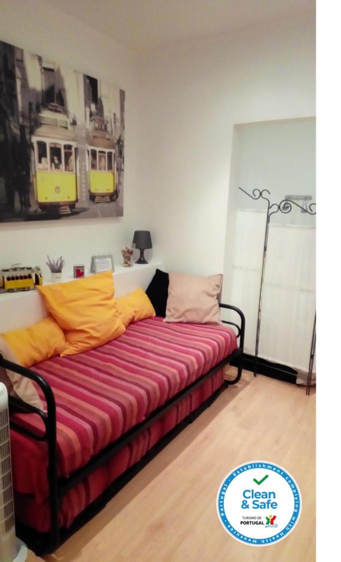 Portugal here I Come - Alfama-Castelo