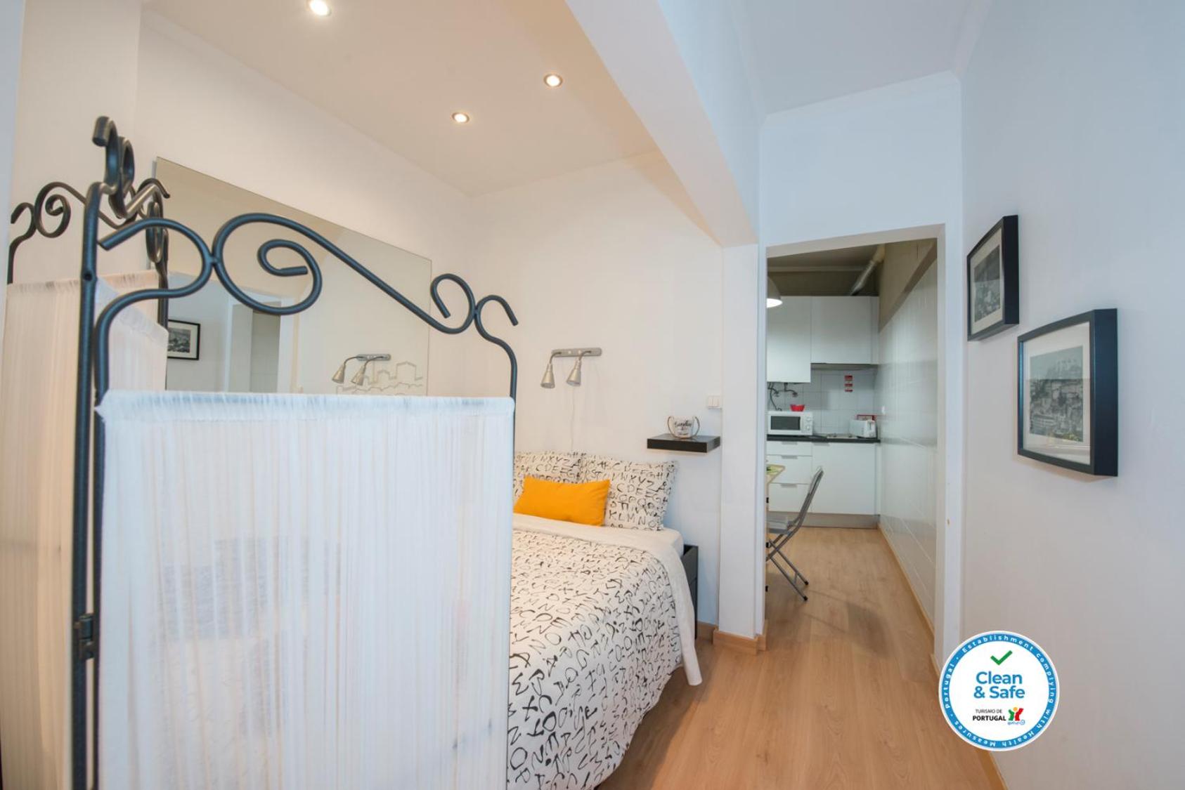 Portugal here I Come - Alfama-Castelo