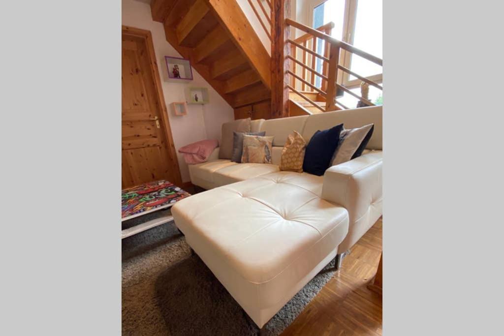 Oldschool, Dorfschule mit Whirlpool