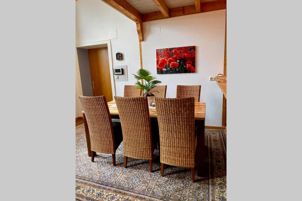 Oldschool, Dorfschule mit Whirlpool