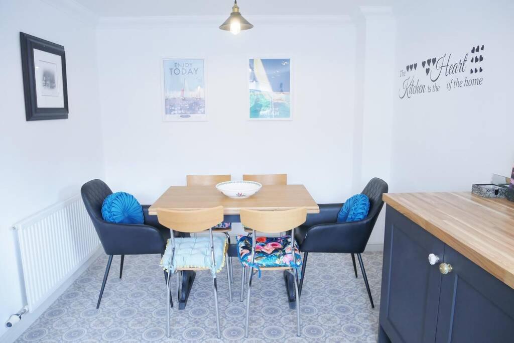 The Croft a lovely town house in the centre of Holt with free PARKING for two cars