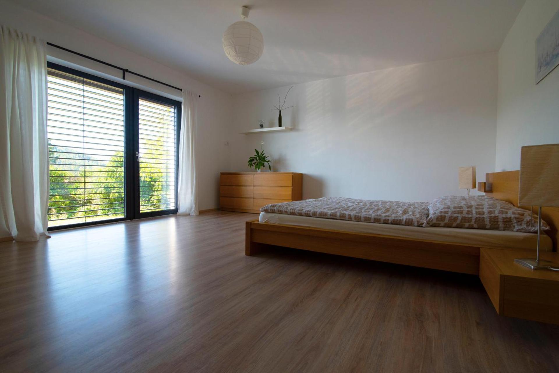 Wellness bungalov - vodní nádrž Slapy - 40km od Prahy