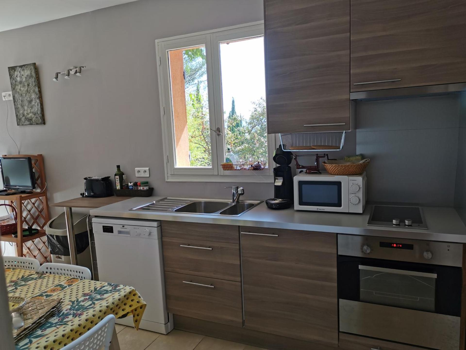 Appart "Pins & parasol", piscine chauffée et bain à remous