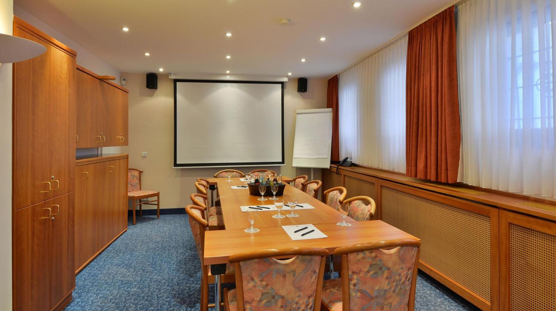 Meeting/conference room