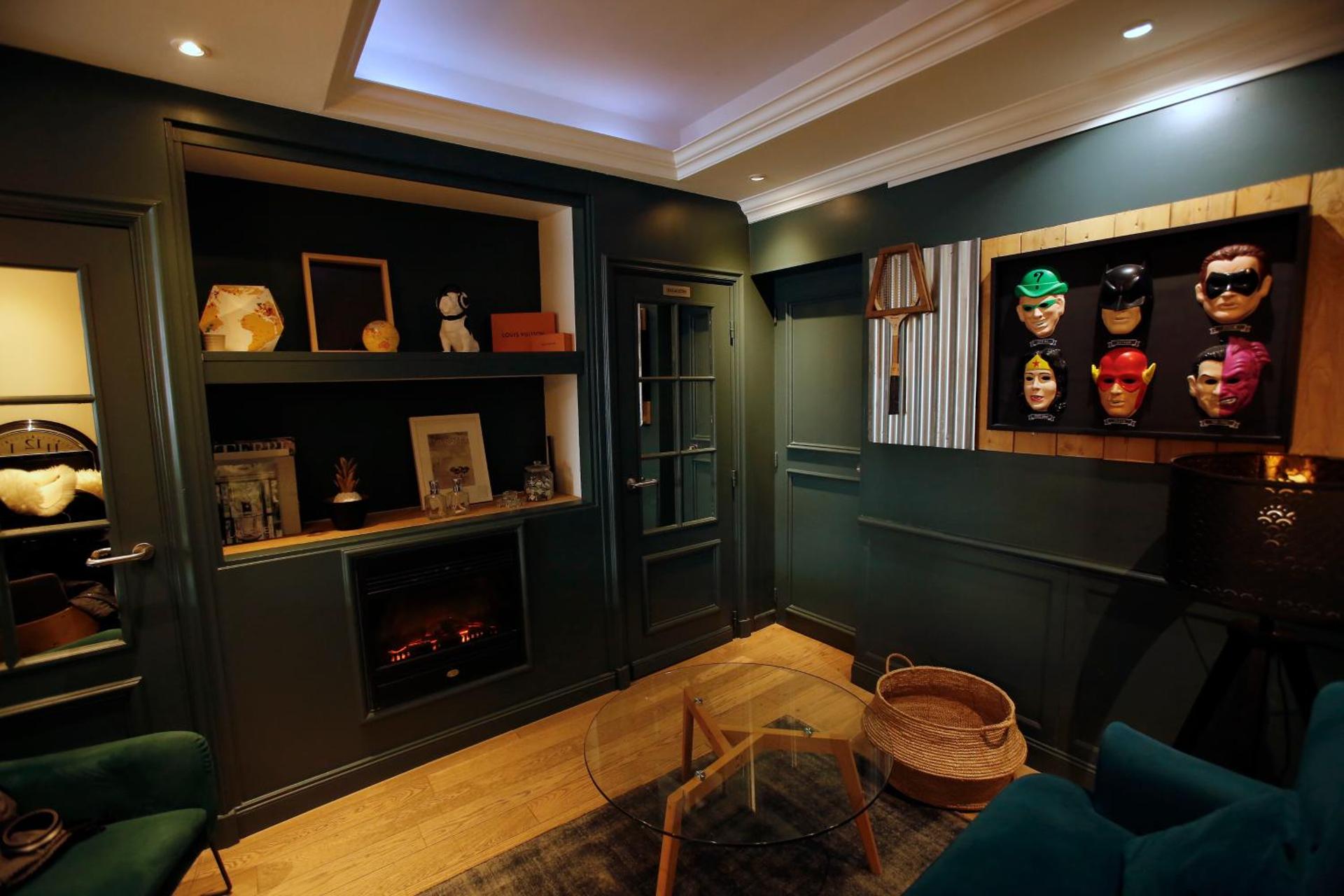 Communal lounge/ TV room