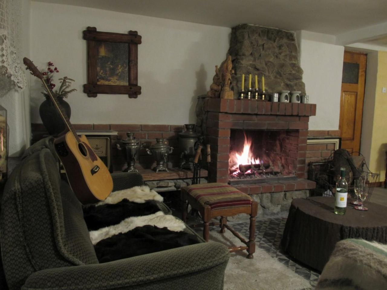 Communal lounge/ TV room