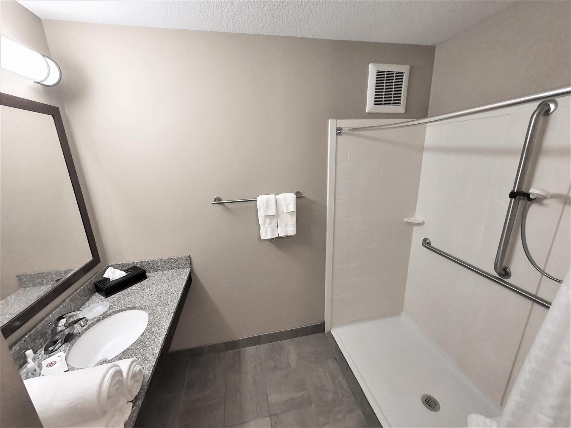 AmeriVu Inn and Suites - Chisago City