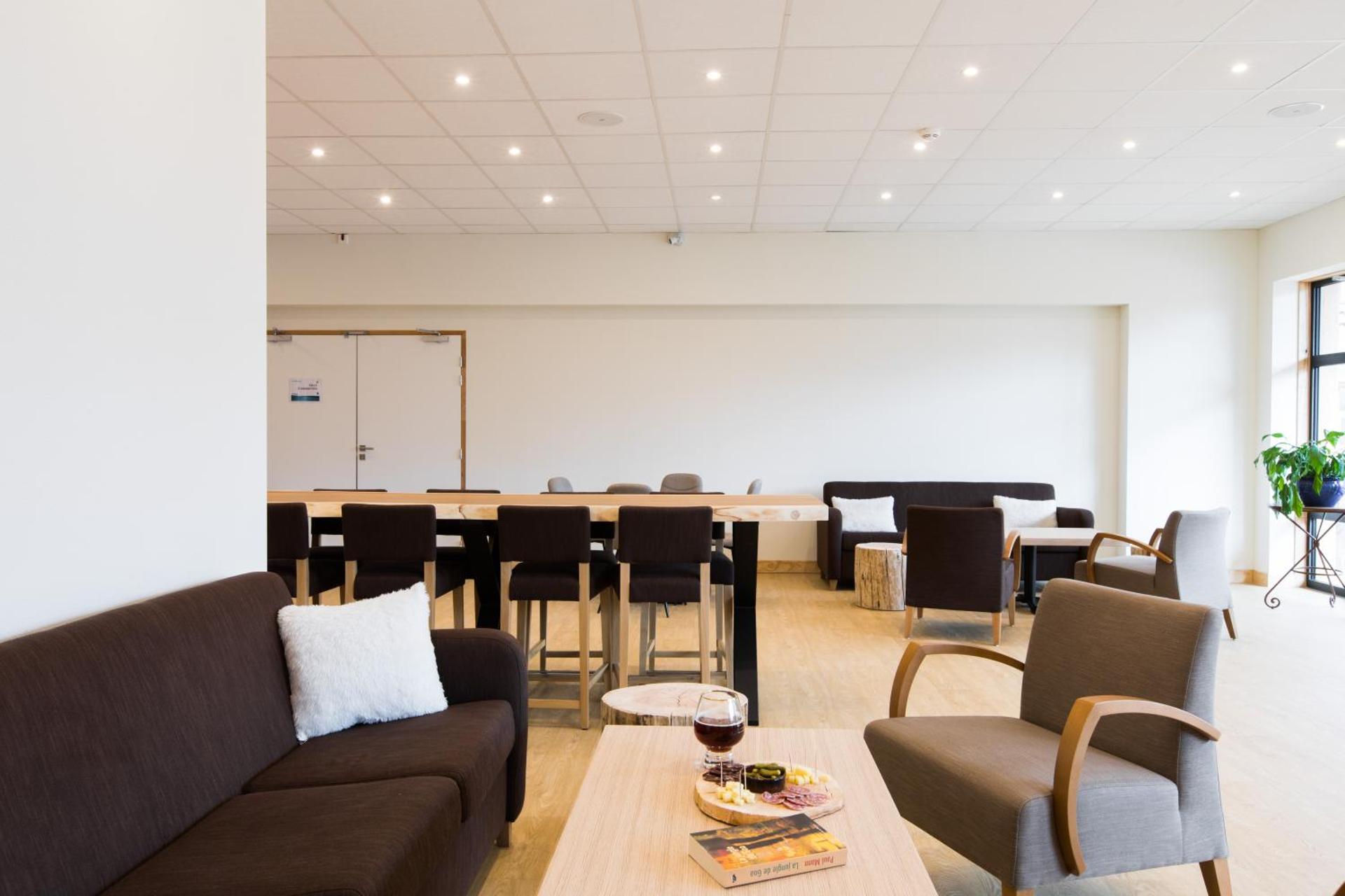 Communal lounge/ TV room