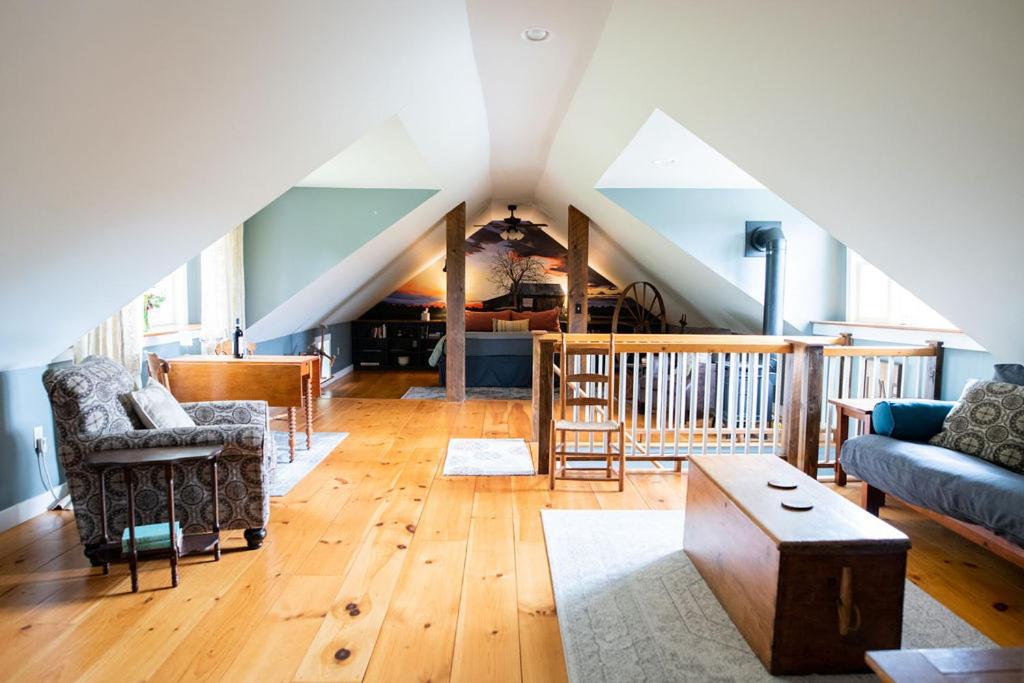 Photo of the whole room