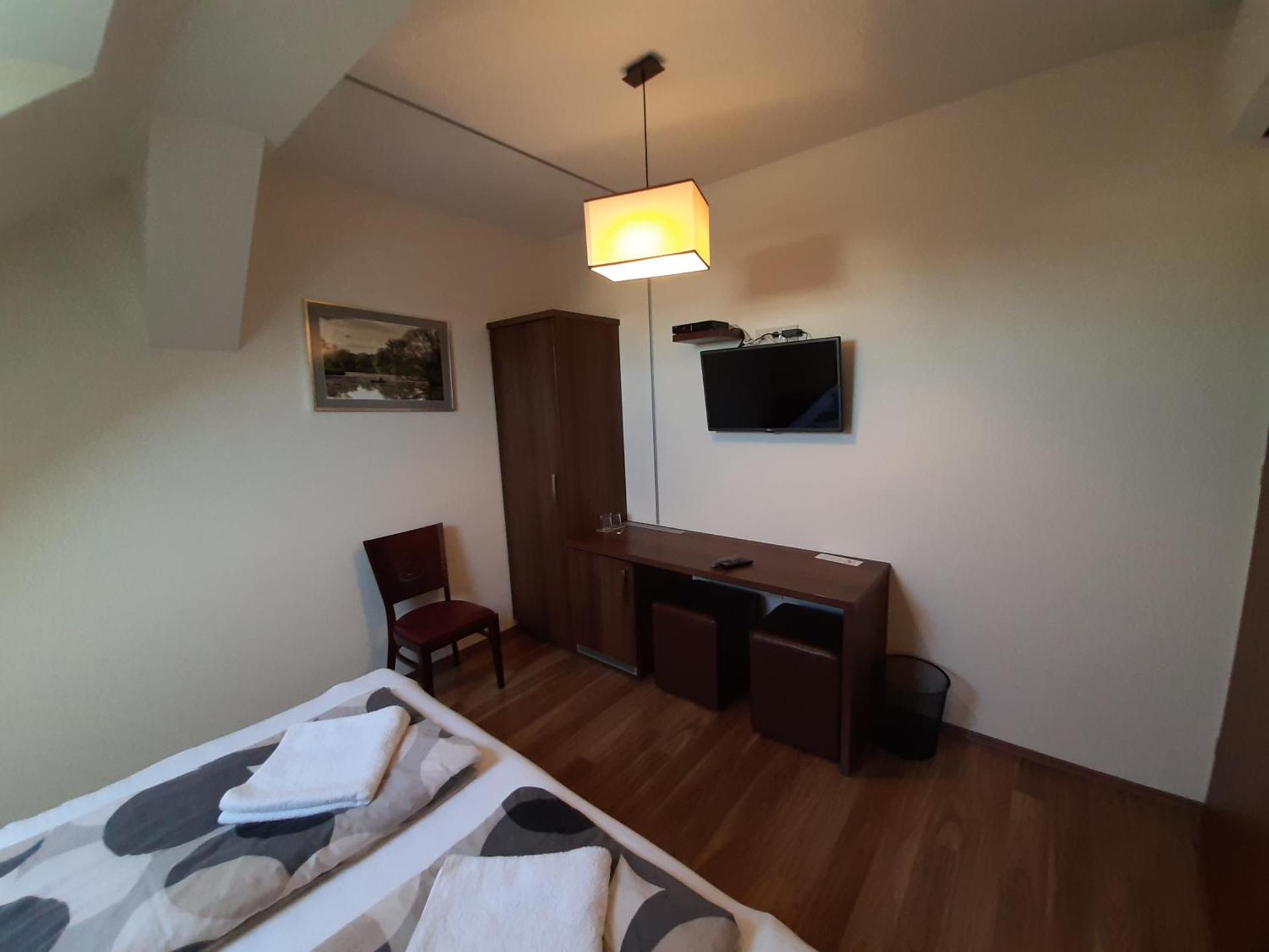 Viktória Lovas Panzió