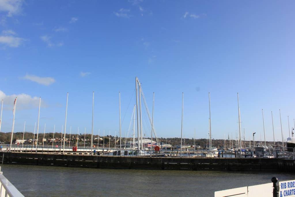 Stunning- The Nautilus Bungalow Cowes IOW