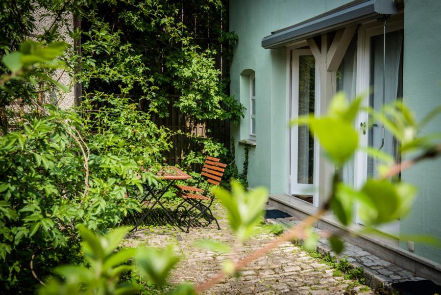 "goethezimmer" Ferienwohnungen an der Ilmbrücke