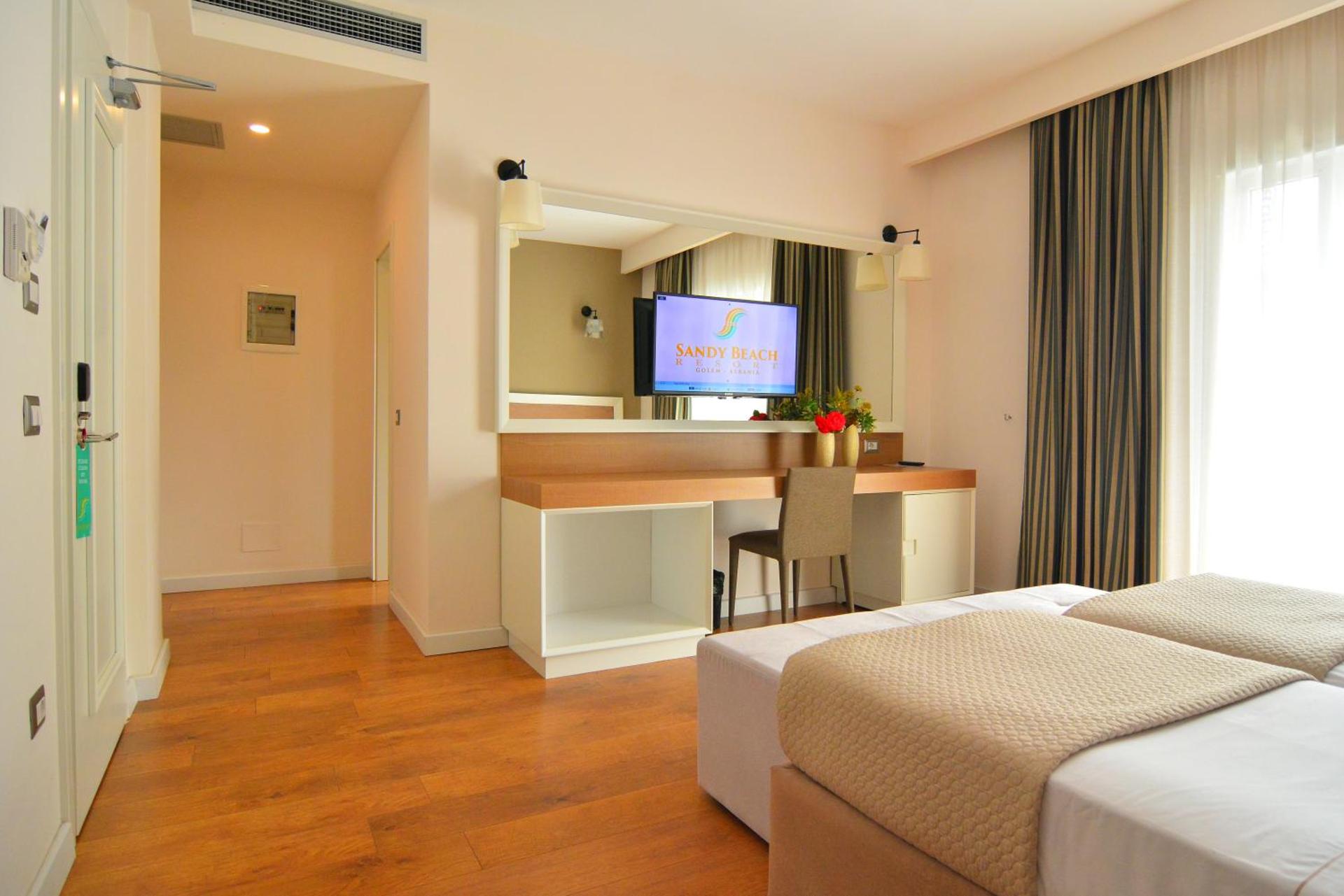 Deluxe Double or Twin Room