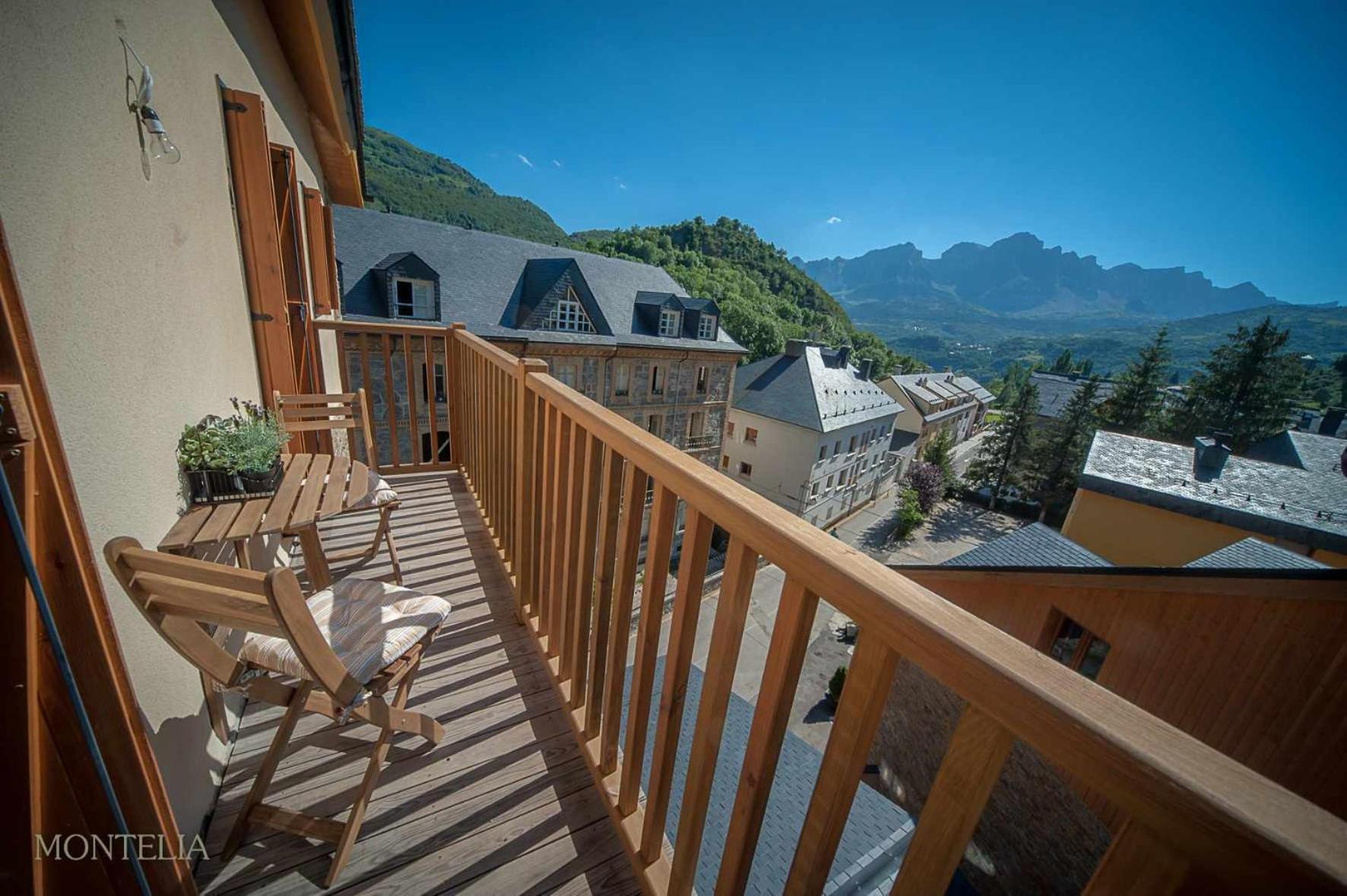 MONTELIA Ático El Ciervo de Panticosa