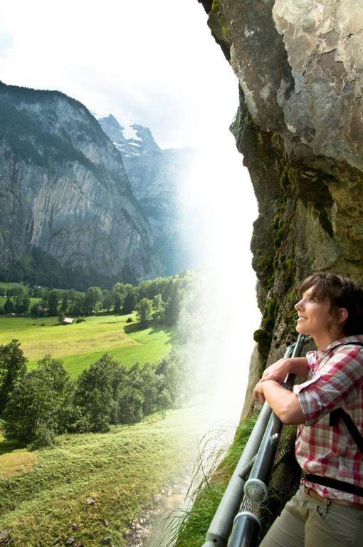 Lauterbrunnen Staubbach Beautiful Waterfall Apartment