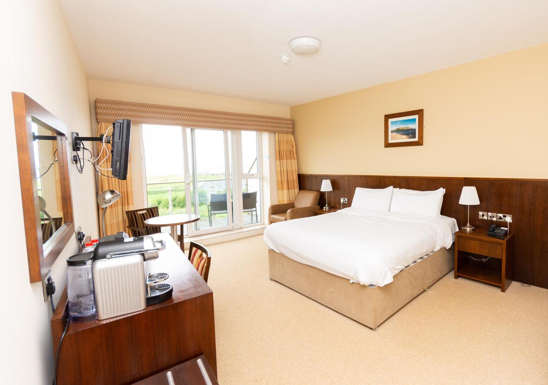 Strandhill Lodge and Suites Boutique Hotel