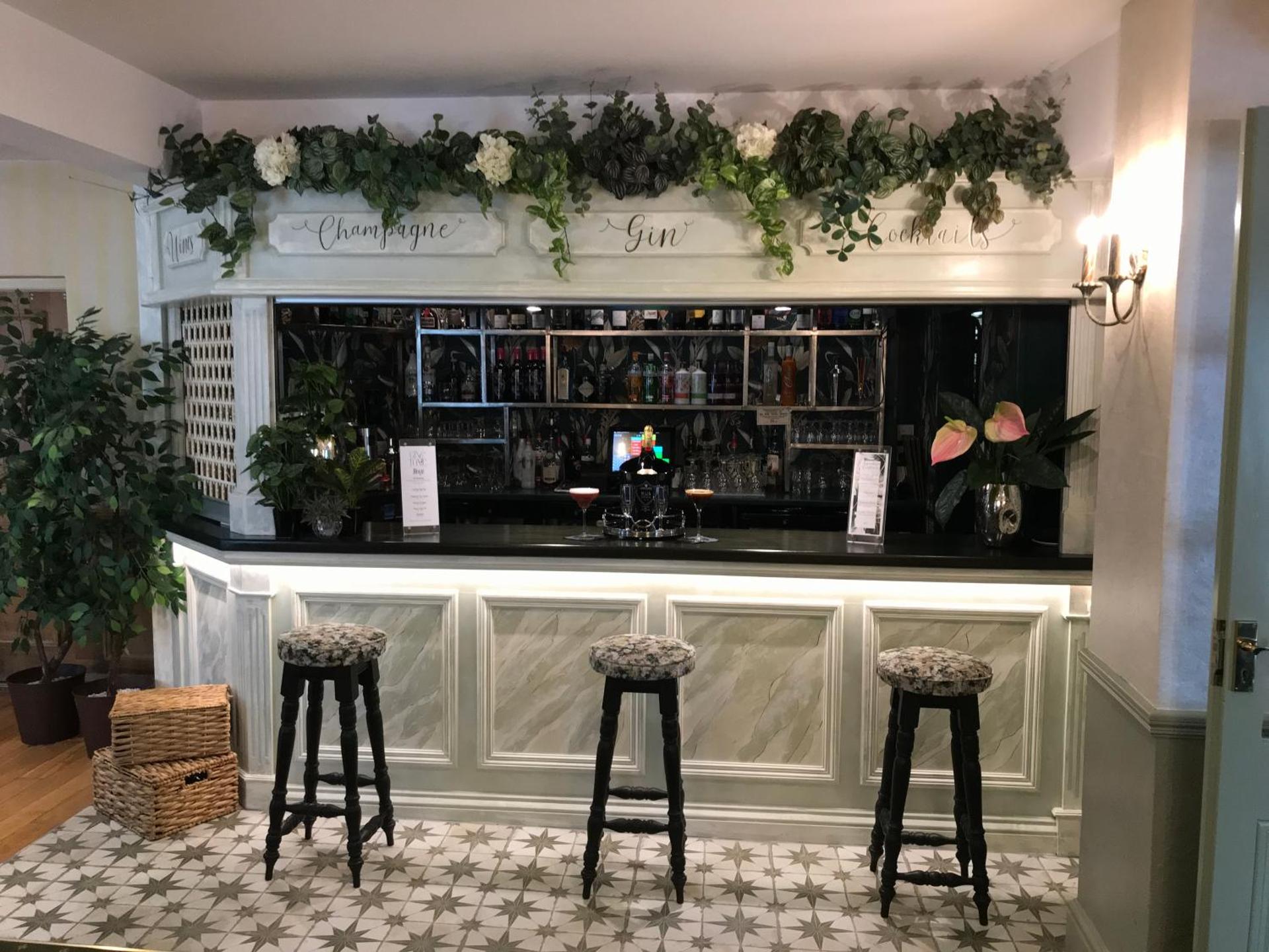 Lounge or bar