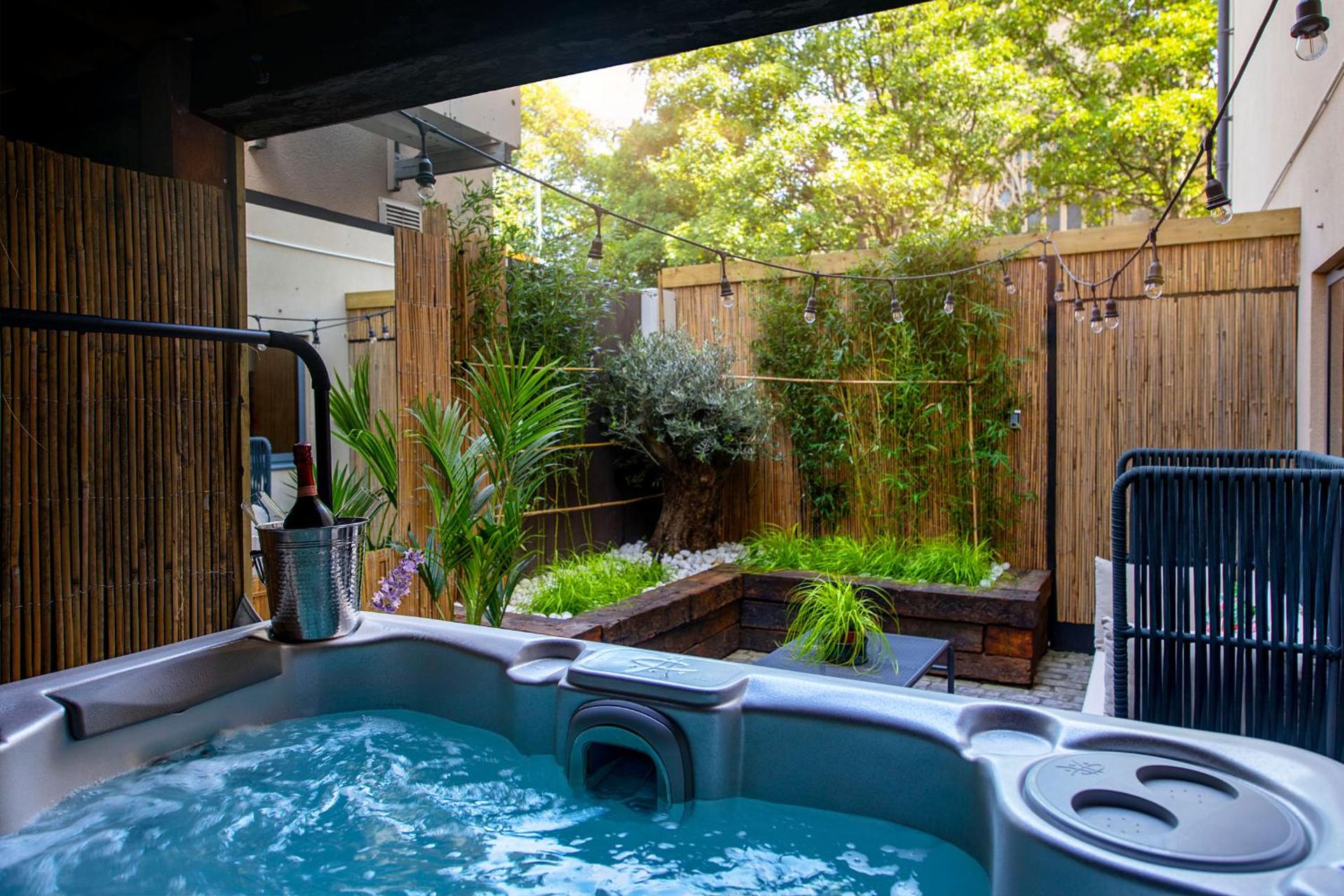 Santa Maria - Two Bedroom Suite with Hot Tub