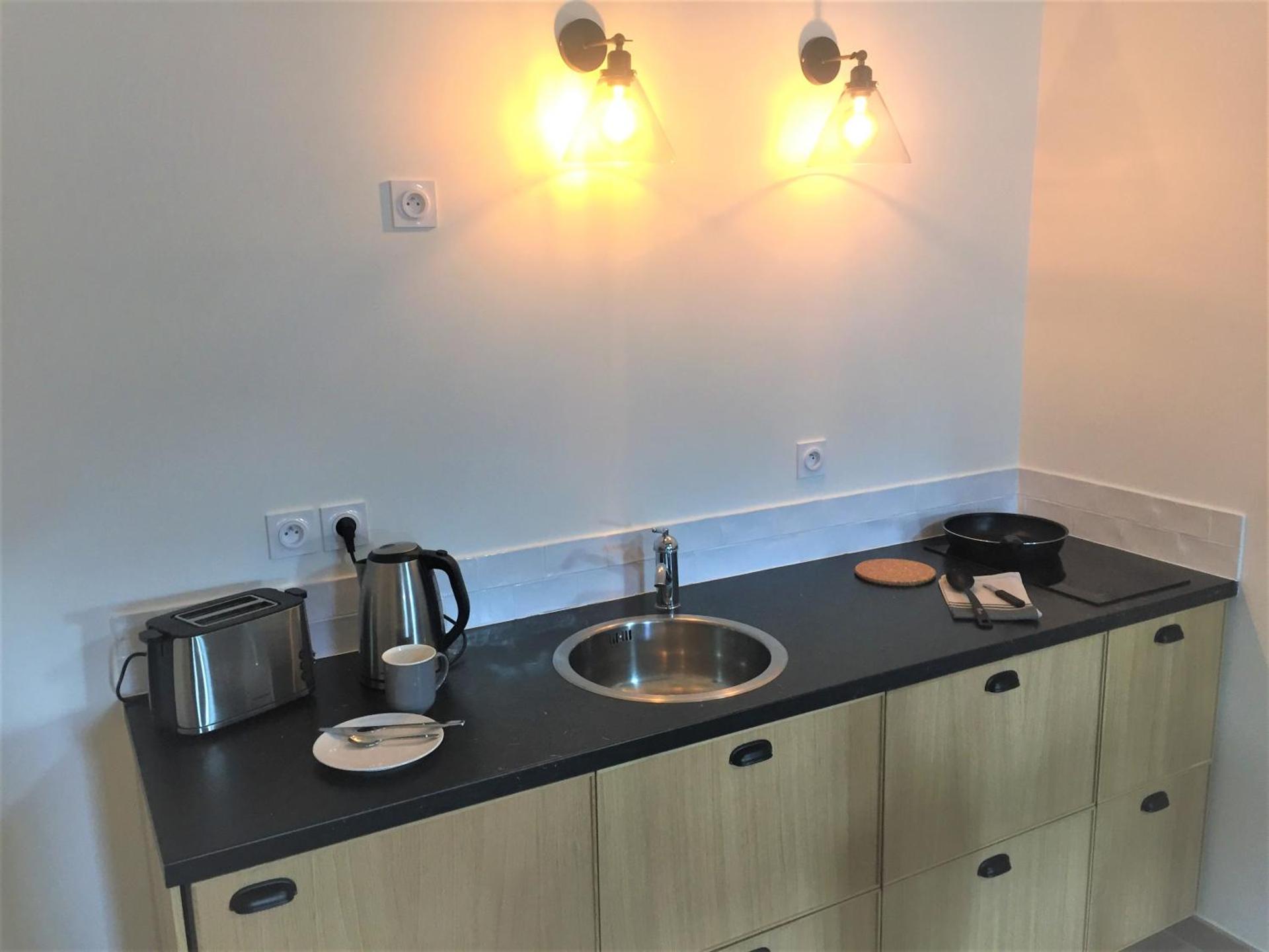 Kitchen or kitchenette