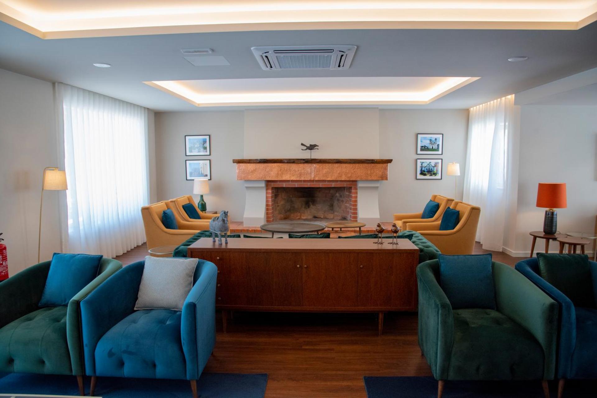 Communal lounge/ TV room