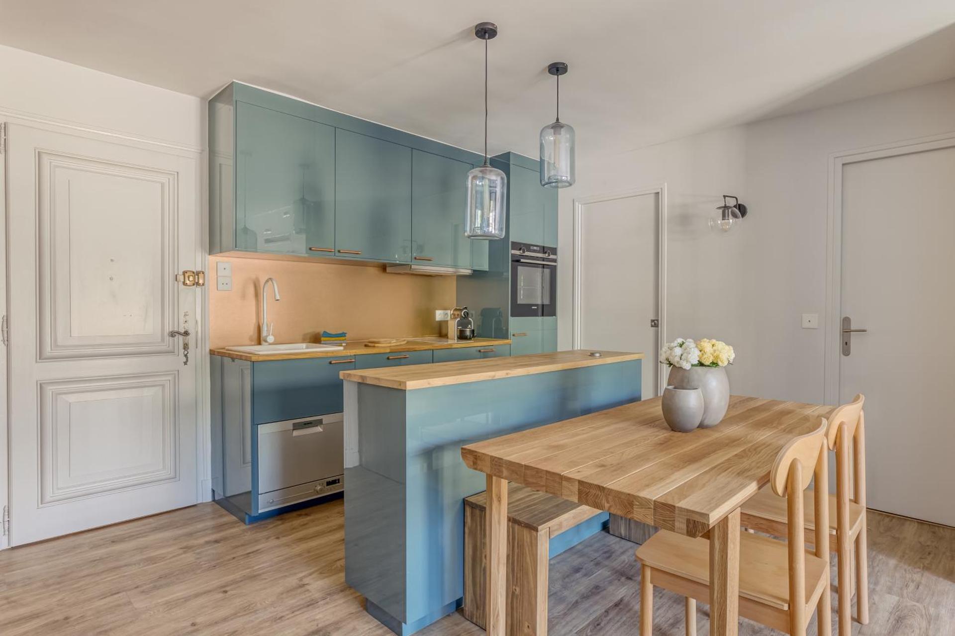 Kitchen or kitchenette