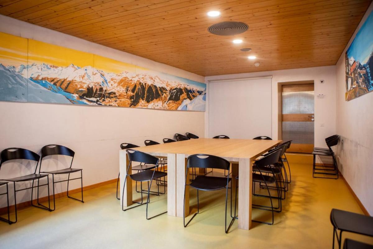 Meeting/conference room