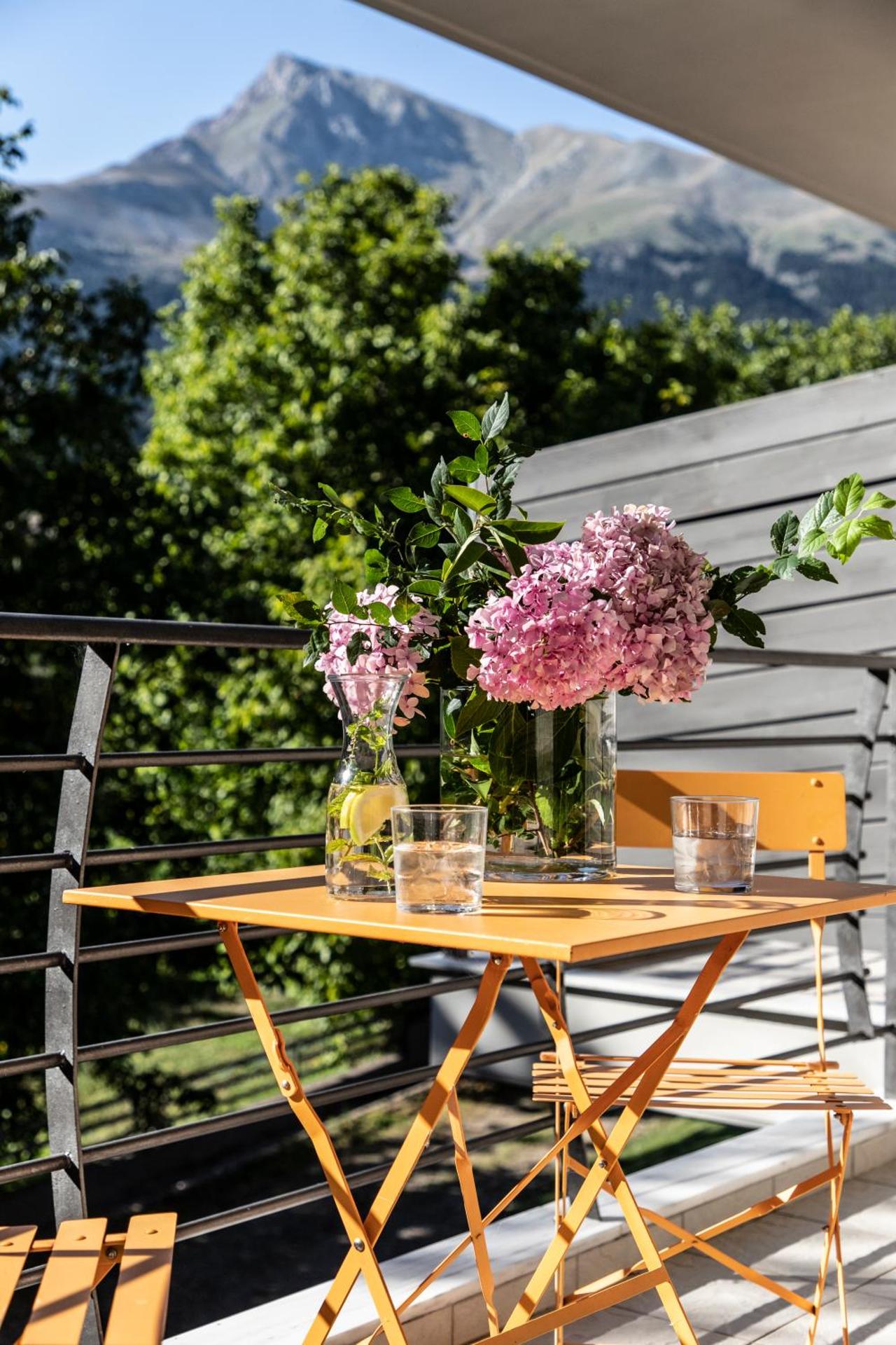 Oniropetra Boutique Hotel