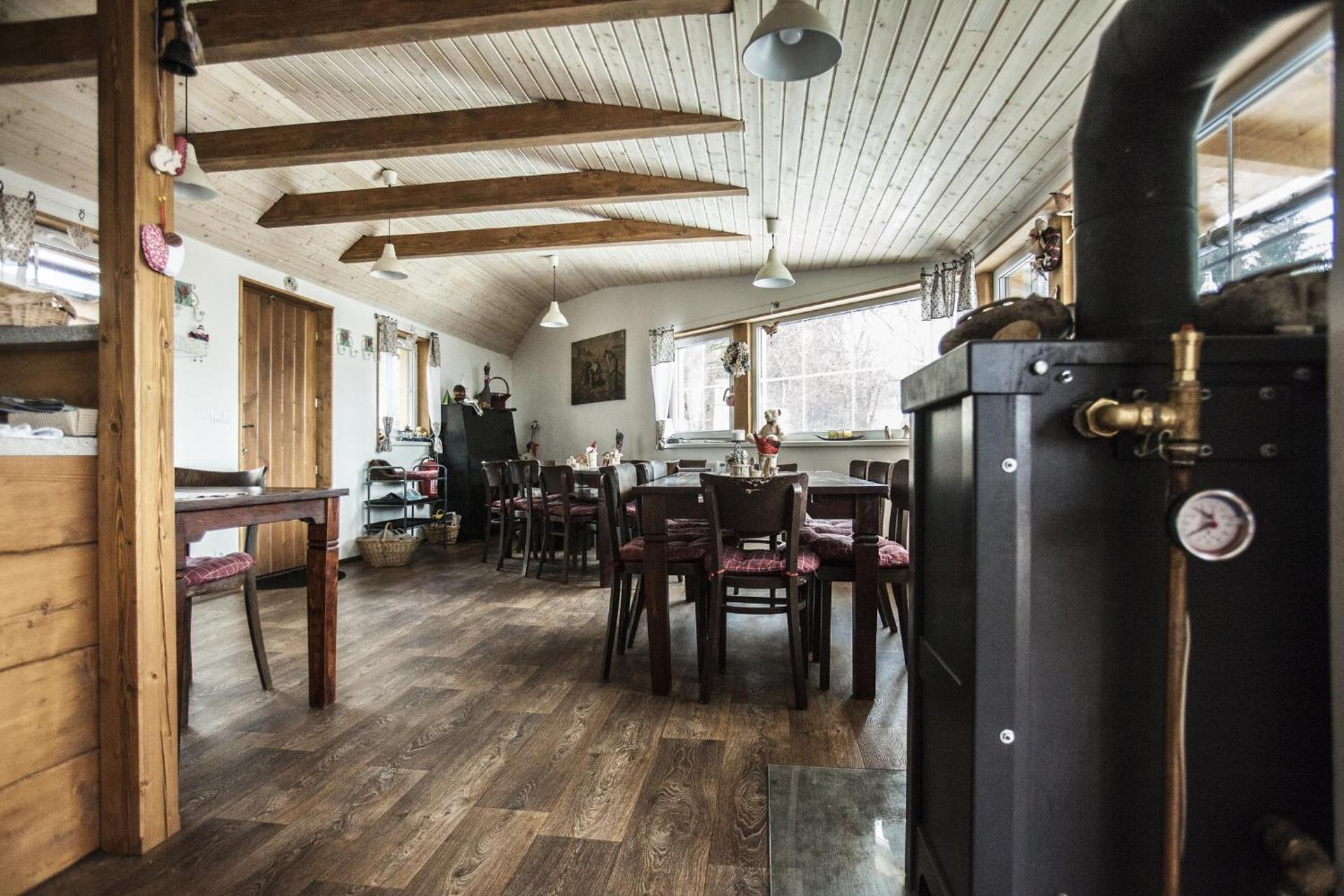 Communal lounge/ TV room