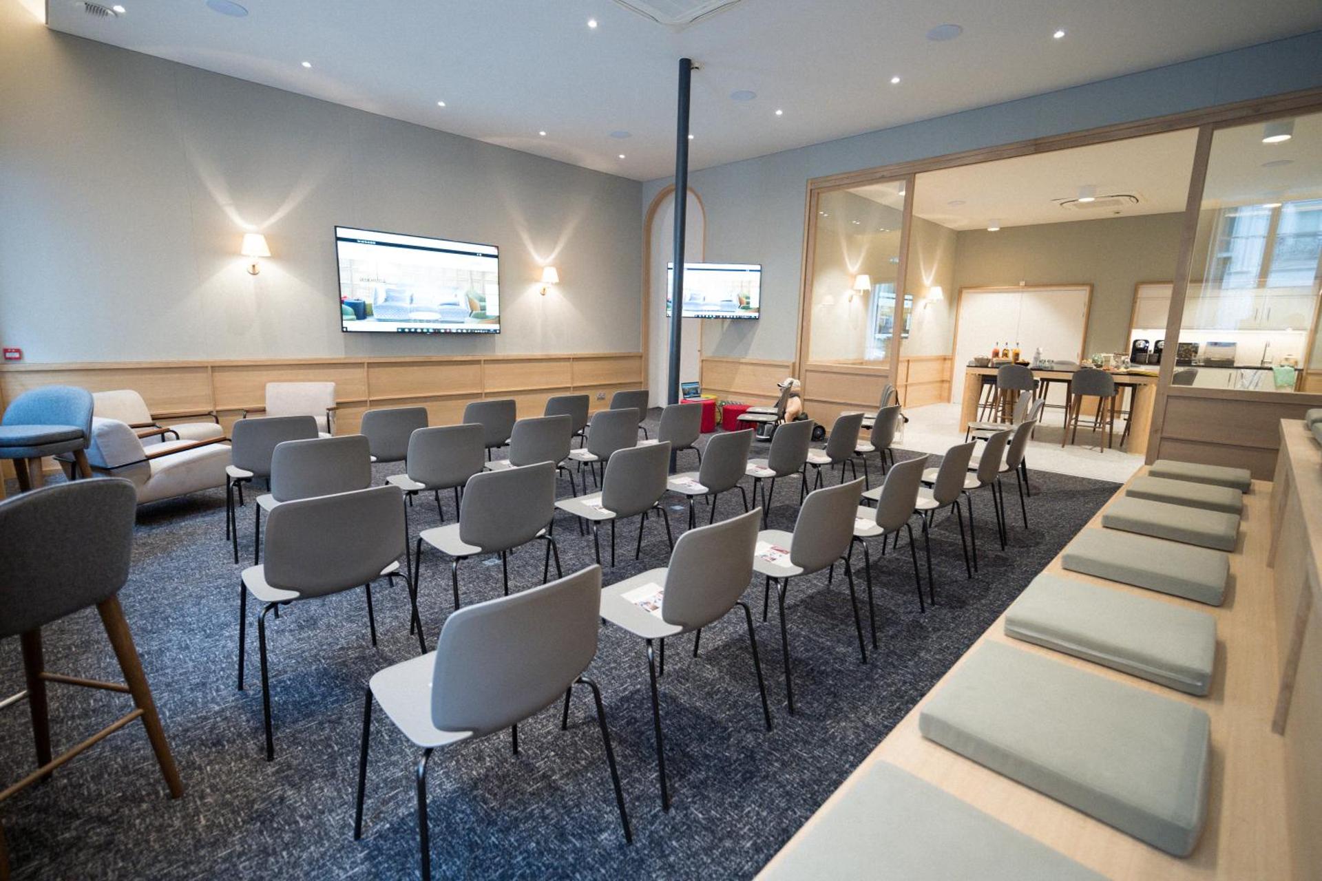 Meeting/conference room