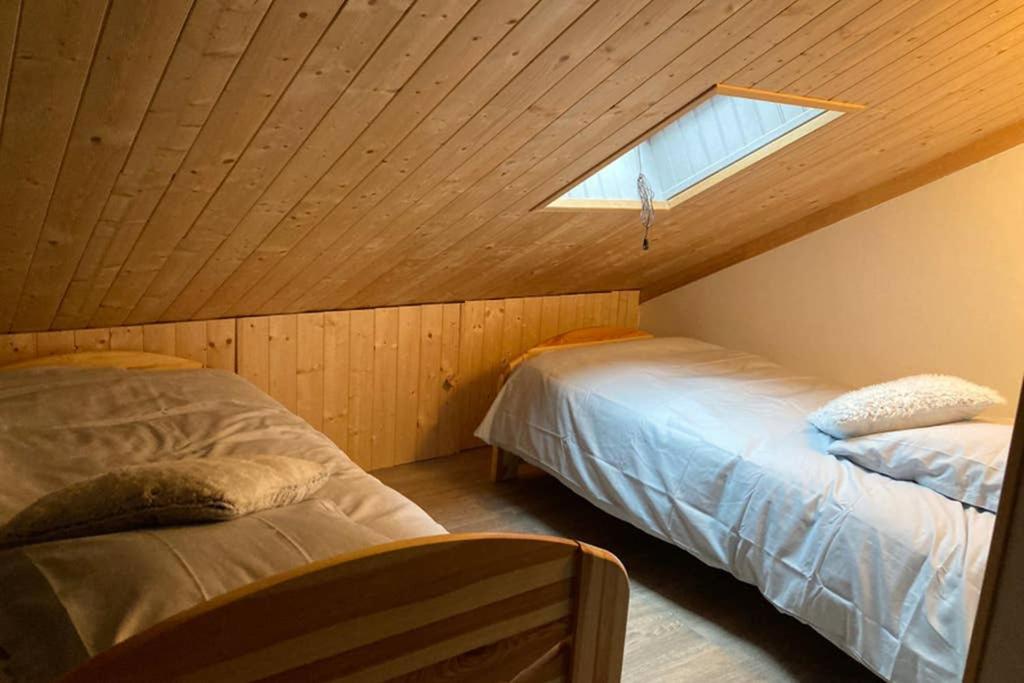 Chalet cosy rénové avec vue sur le lac