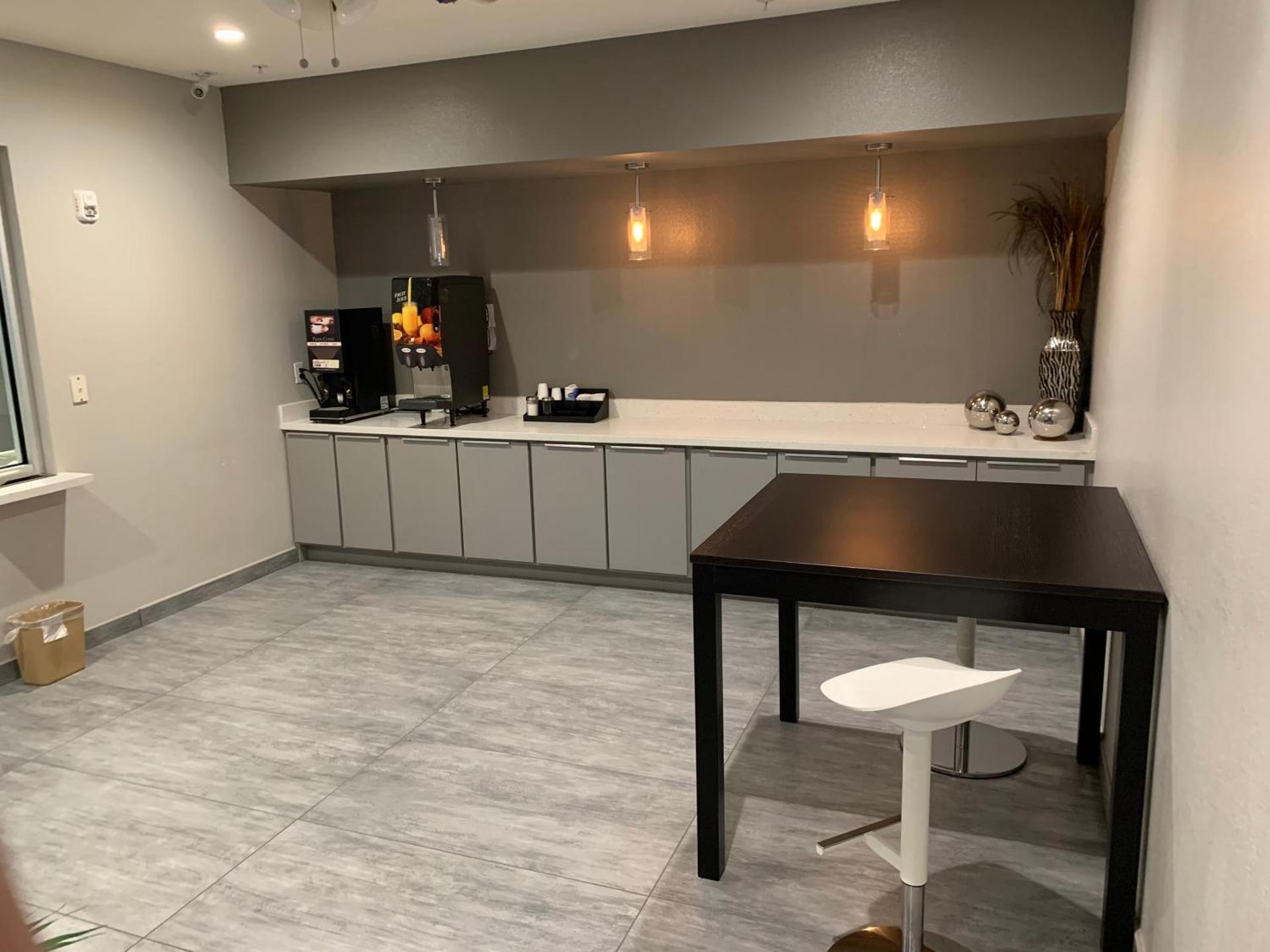 Crystal Inn - Sugarland