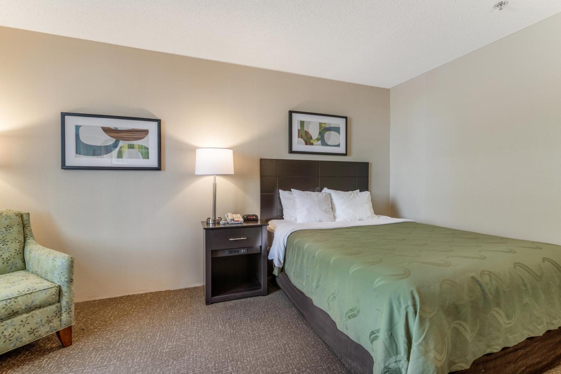 Queen Room - Accessible/Non-Smoking