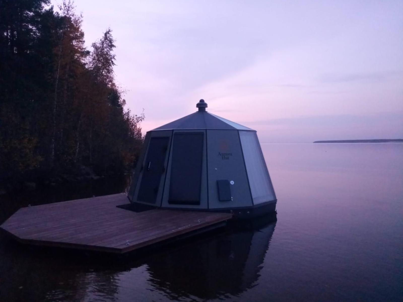 Arctic Lake Experience Oulujärvi Igloos