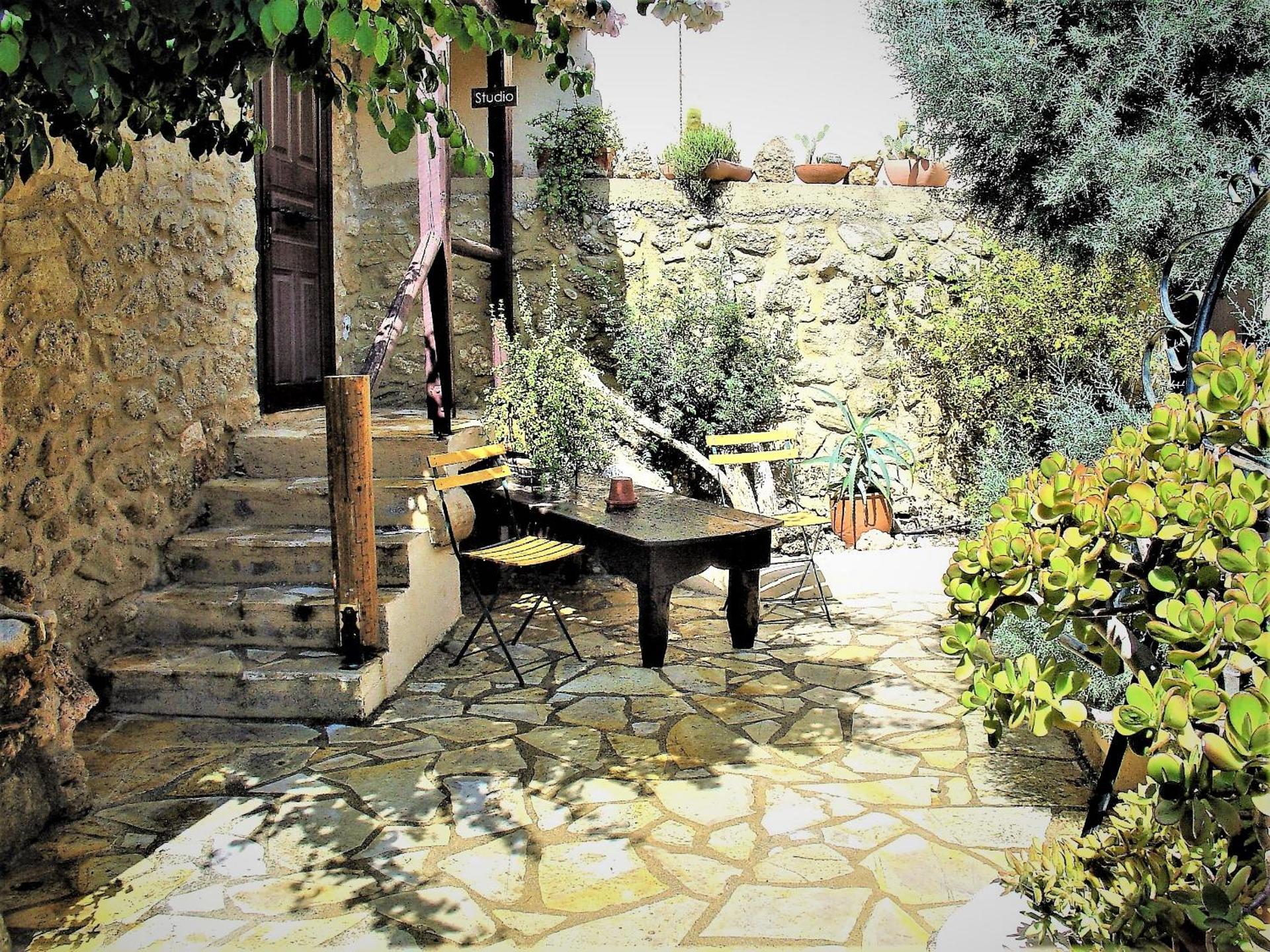 Deluxe Double Studio